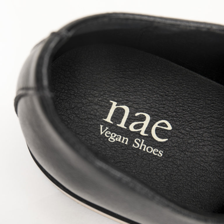 Vegane Schuhe Jake in schwarz von NAE
